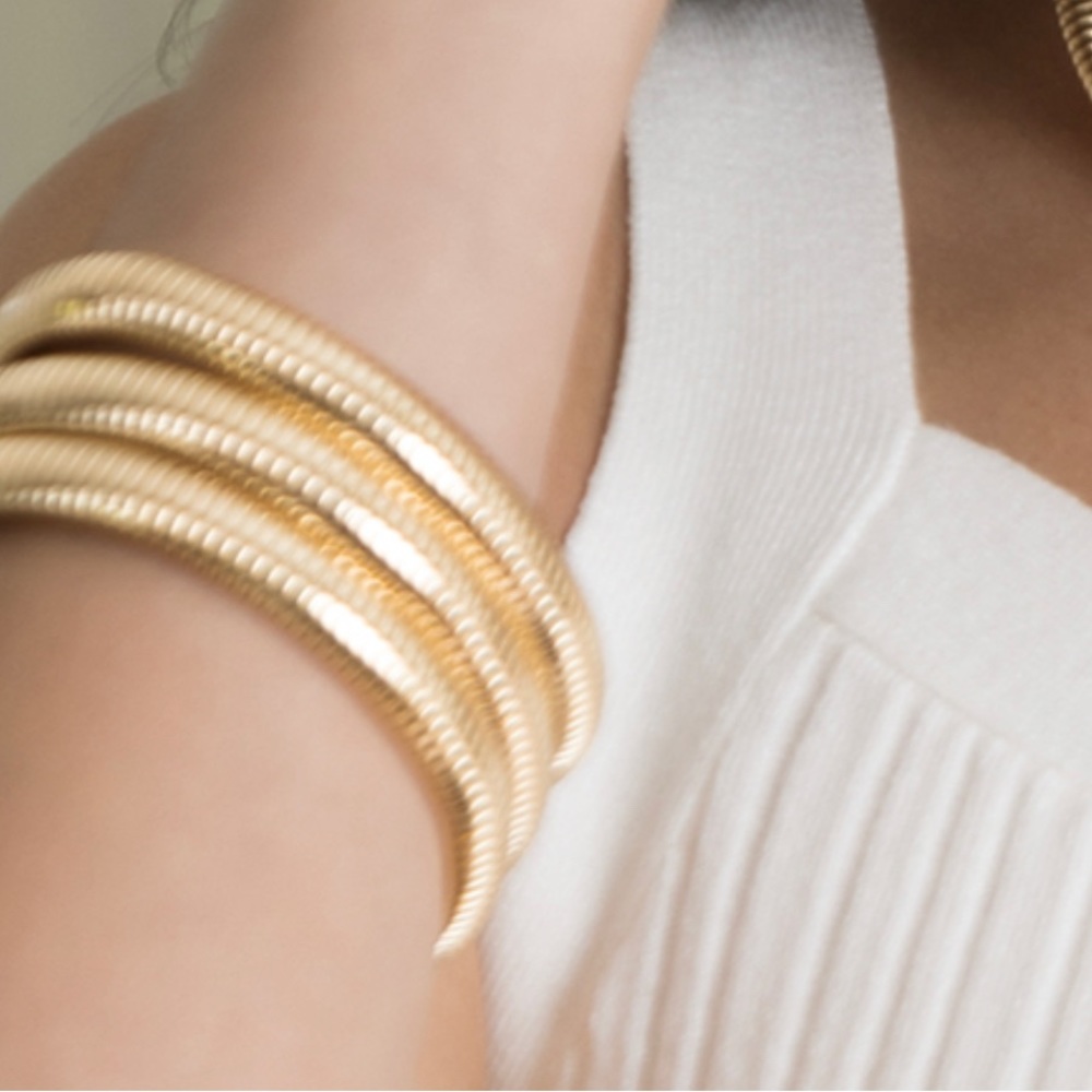 NWT SLEEK SNAKE DESIGN GOLD EMBRACEABLE BRACELET MIX MATCH 80’s LOOK